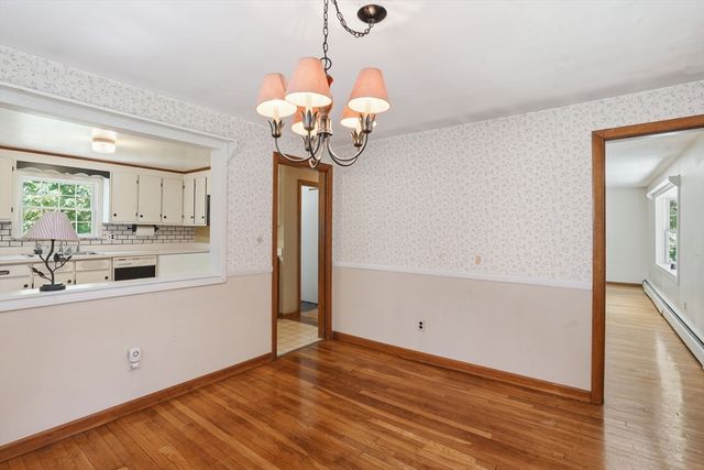 33 Cold Spring Rd, Westford, MA 01886
