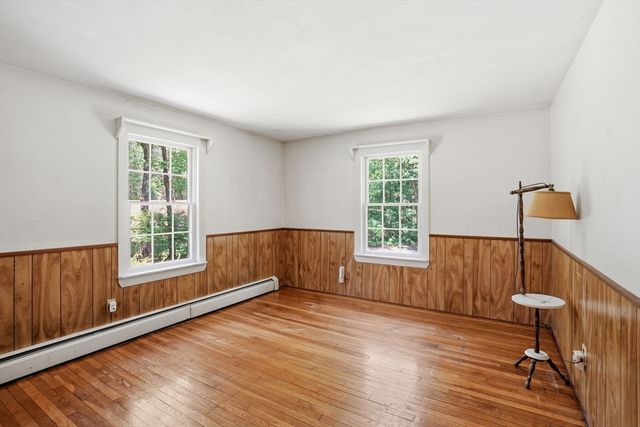 33 Cold Spring Rd, Westford, MA 01886