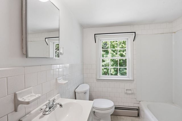33 Cold Spring Rd, Westford, MA 01886
