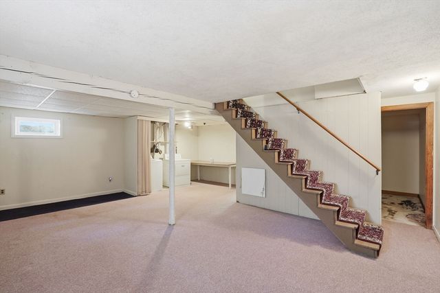 33 Cold Spring Rd, Westford, MA 01886