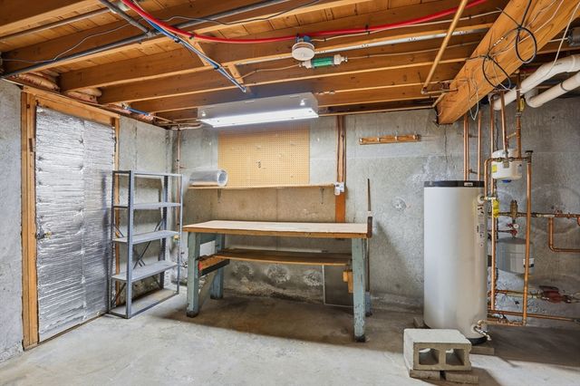 33 Cold Spring Rd, Westford, MA 01886