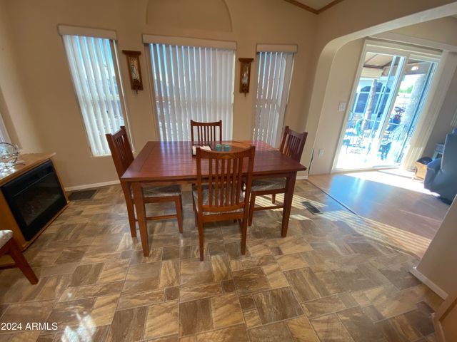 2061 S WALLA WALLA Circle, Apache Junction, AZ 85119