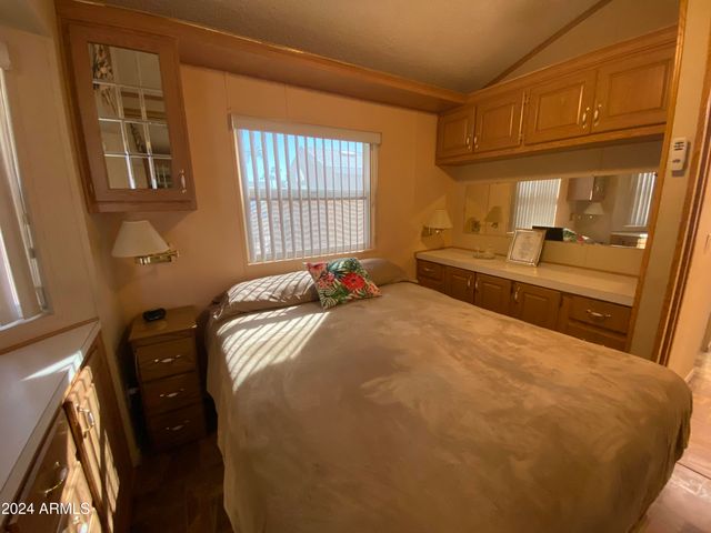 2061 S WALLA WALLA Circle, Apache Junction, AZ 85119