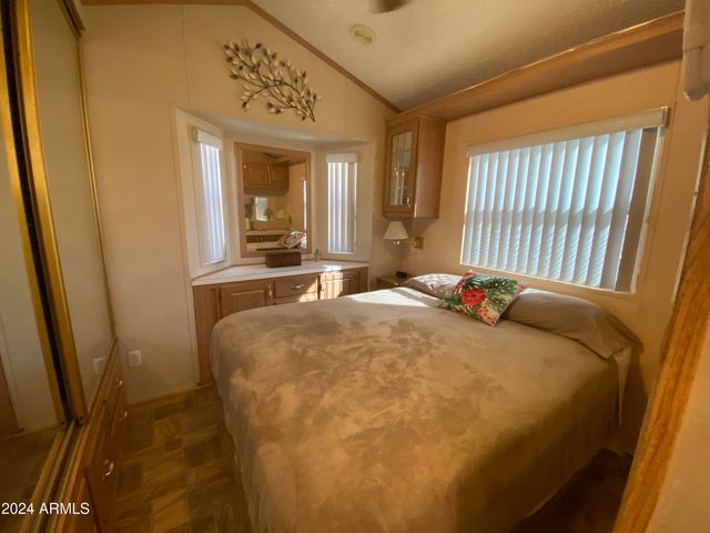 2061 S WALLA WALLA Circle, Apache Junction, AZ 85119