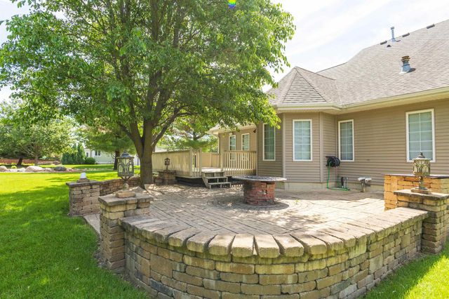 3023 Wellington Drive, Cedar Falls, IA 50613