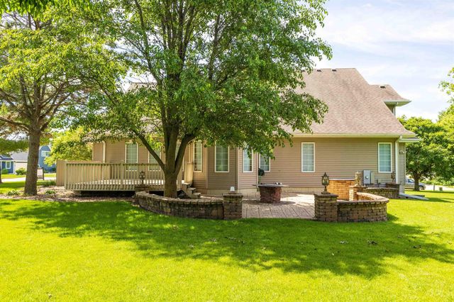 3023 Wellington Drive, Cedar Falls, IA 50613