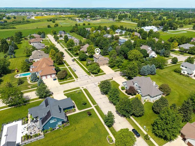3023 Wellington Drive, Cedar Falls, IA 50613