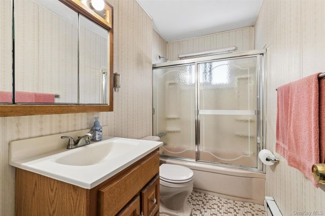 15 Willard Avenue, Farmingdale, NY 11735