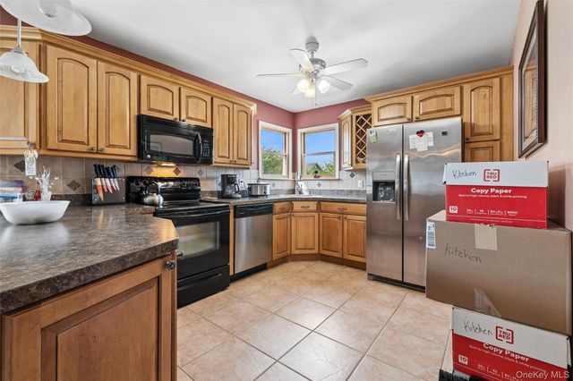 15 Willard Avenue, Farmingdale, NY 11735