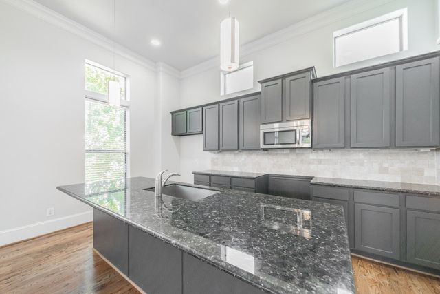 2426 Bevis Street, Houston, TX 77008