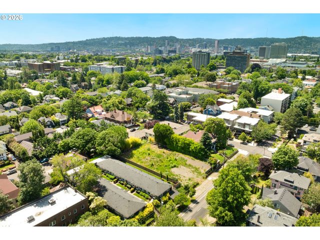 2226 Ne WEIDLER St, Portland, OR 97232