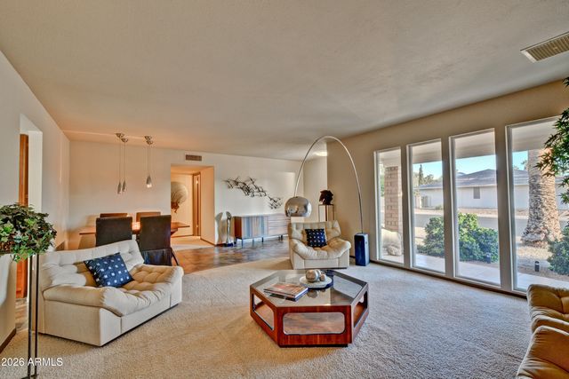 10122 W WILLOWCREEK Circle, Sun City, AZ 85373