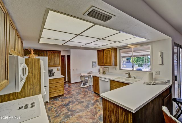 10122 W WILLOWCREEK Circle, Sun City, AZ 85373