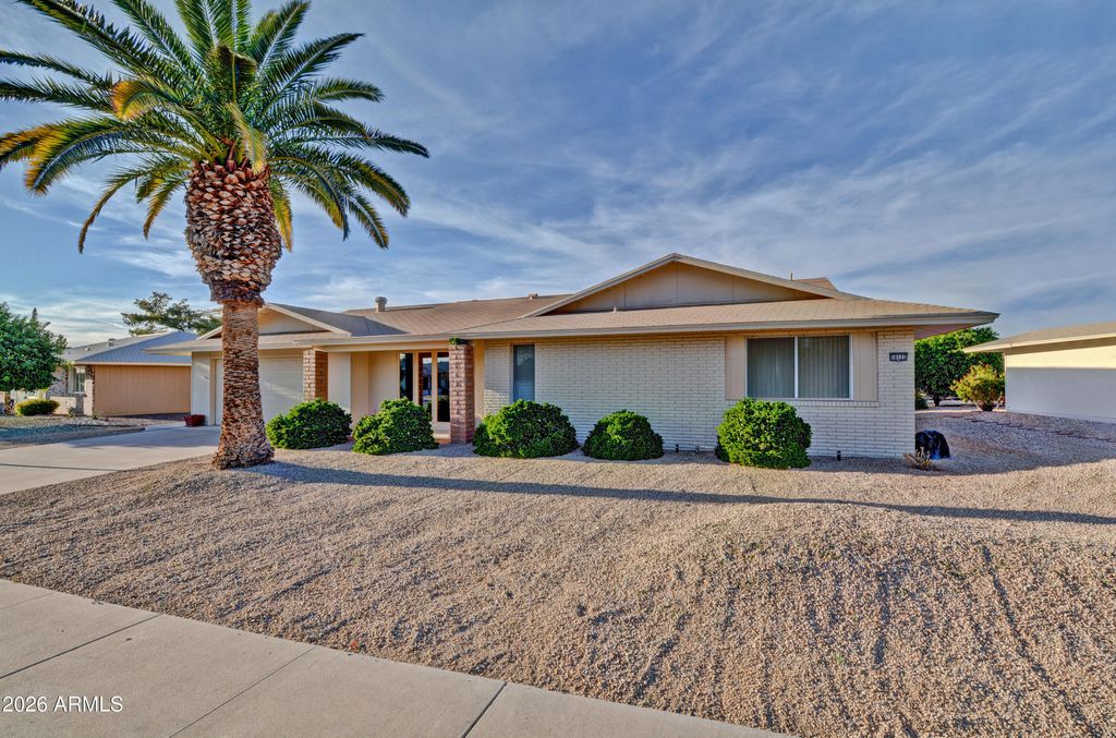 10122 W WILLOWCREEK Circle, Sun City, AZ 85373