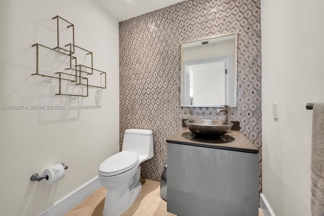 2645 S Bayshore Dr 1802, Miami, FL 33133