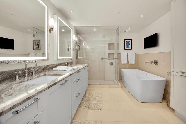 2645 S Bayshore Dr 1802, Miami, FL 33133