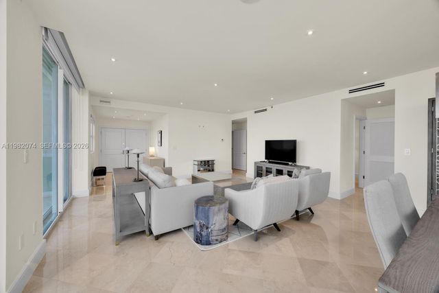 2645 S Bayshore Dr 1802, Miami, FL 33133