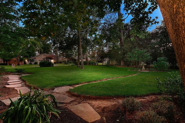 3134 Lake Island Drive, Montgomery, TX 77356