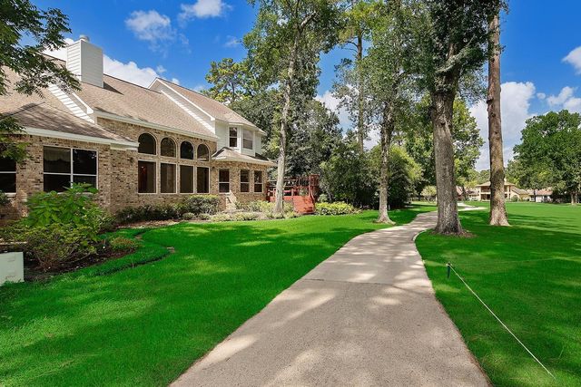 3134 Lake Island Drive, Montgomery, TX 77356