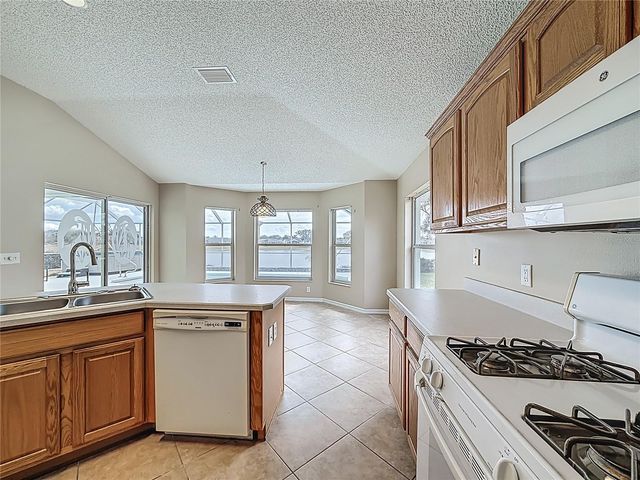 2012 ENRIQUE DRIVE, The Villages, FL 32159