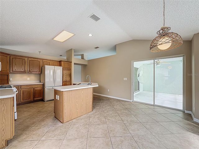 2012 ENRIQUE DRIVE, The Villages, FL 32159