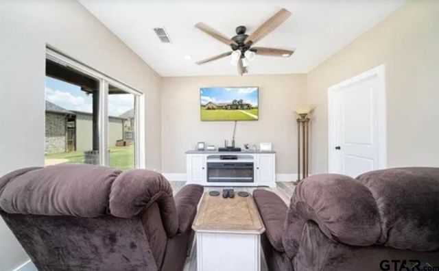 225 CLEMENTS CIRCLE, Tatum, TX 75691