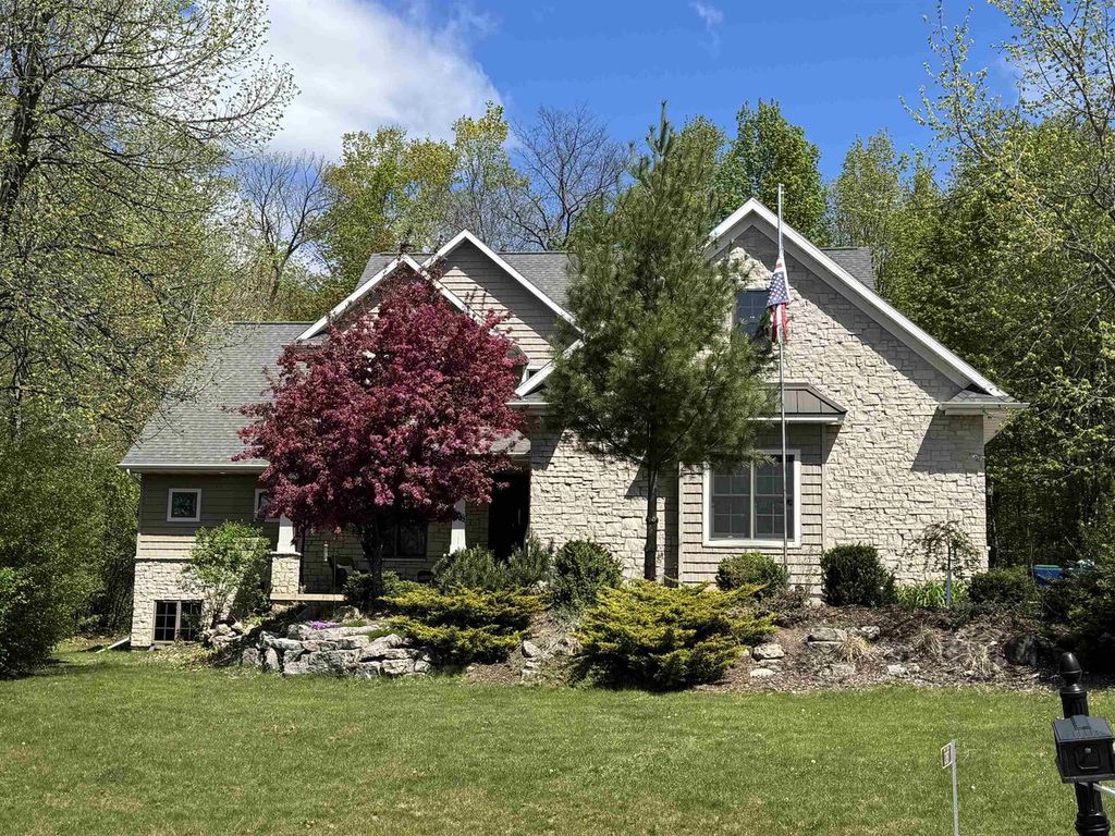 1387 RADCLIFF ROAD, Neenah, WI 54956