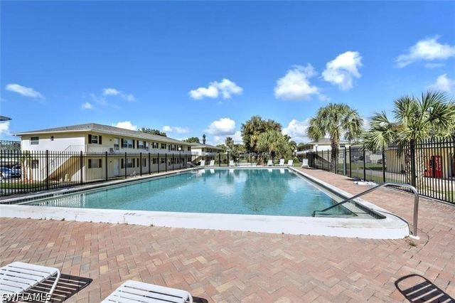 3325 Airport RD N U5, Naples, FL 34105
