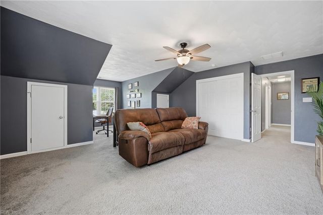 136 Kings Gate DR, Portsmouth, VA 23701