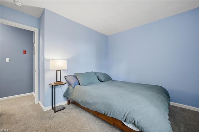 136 Kings Gate DR, Portsmouth, VA 23701