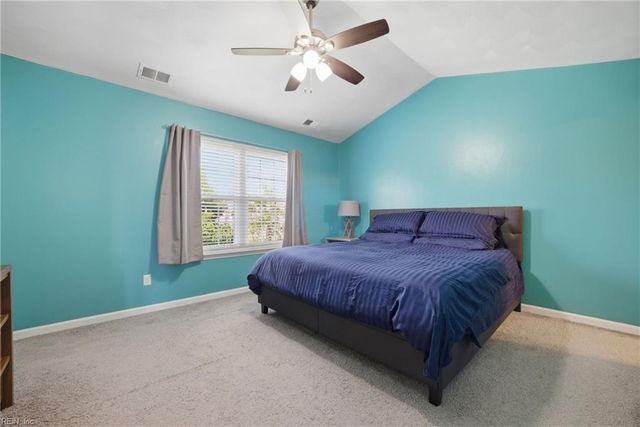 136 Kings Gate DR, Portsmouth, VA 23701