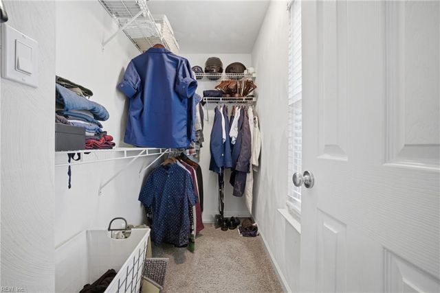 136 Kings Gate DR, Portsmouth, VA 23701