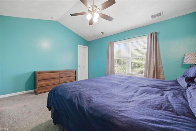 136 Kings Gate DR, Portsmouth, VA 23701