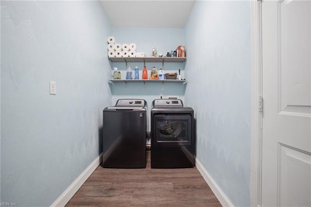 136 Kings Gate DR, Portsmouth, VA 23701
