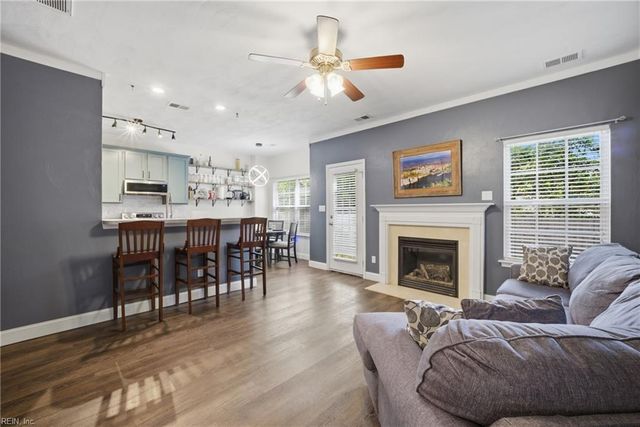 136 Kings Gate DR, Portsmouth, VA 23701