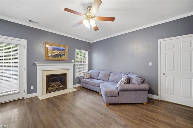 136 Kings Gate DR, Portsmouth, VA 23701