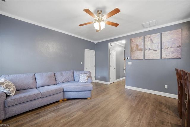 136 Kings Gate DR, Portsmouth, VA 23701