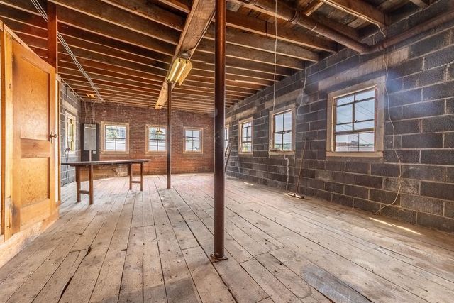 17 E Bow Street, Franklin, NH 03235