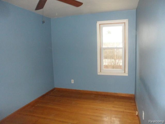 16207 Manchester Avenue, Eastpointe, MI 48021