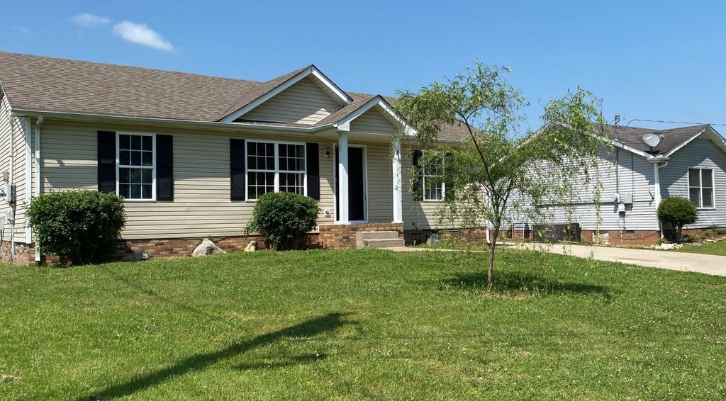 416 Woodale Dr, Clarksville, TN 37042
