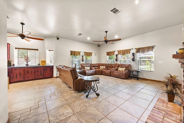 13101 Meacham Road, Bakersfield, CA 93314