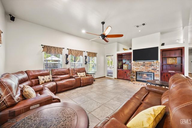 13101 Meacham Road, Bakersfield, CA 93314