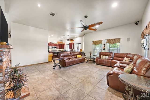 13101 Meacham Road, Bakersfield, CA 93314