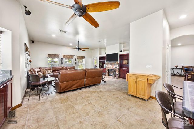 13101 Meacham Road, Bakersfield, CA 93314