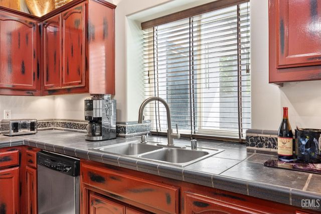 13101 Meacham Road, Bakersfield, CA 93314