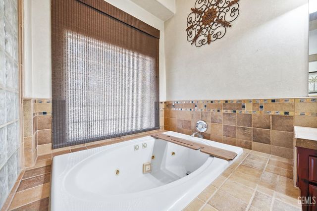 13101 Meacham Road, Bakersfield, CA 93314