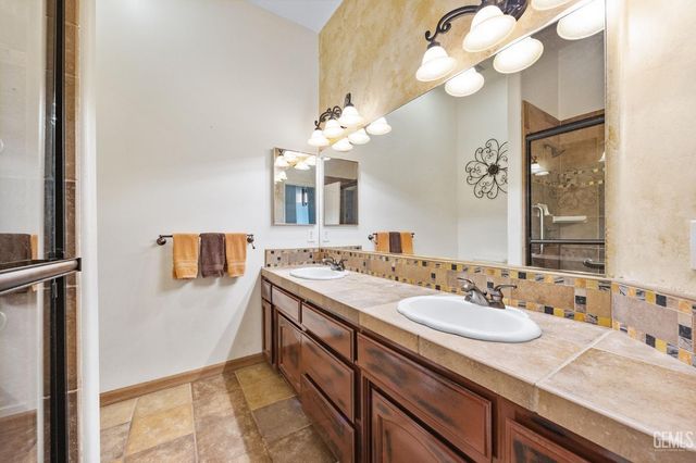 13101 Meacham Road, Bakersfield, CA 93314