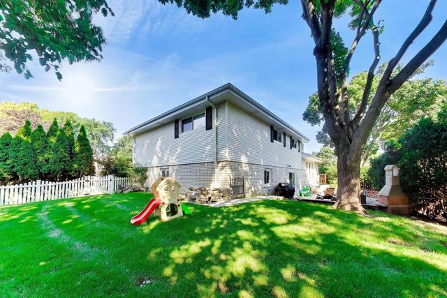 1939 Clover Road, Northbrook, IL 60062