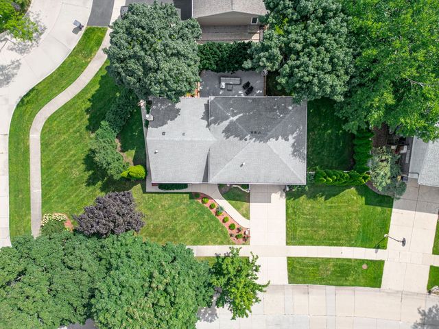 1939 Clover Road, Northbrook, IL 60062