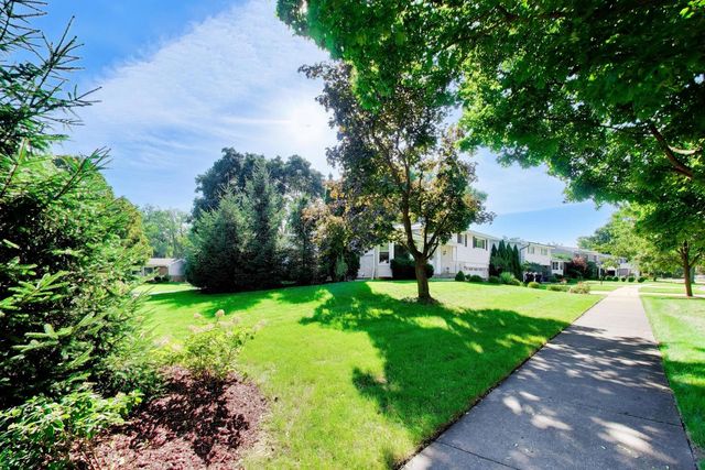 1939 Clover Road, Northbrook, IL 60062